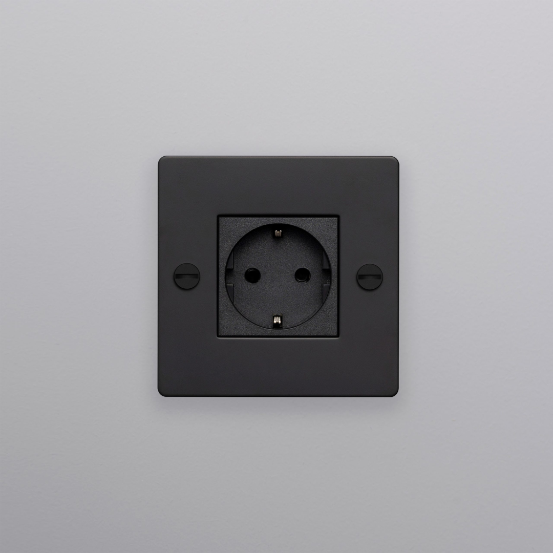 Buster and Punch - 1G SCHUKO TYPE F SOCKET