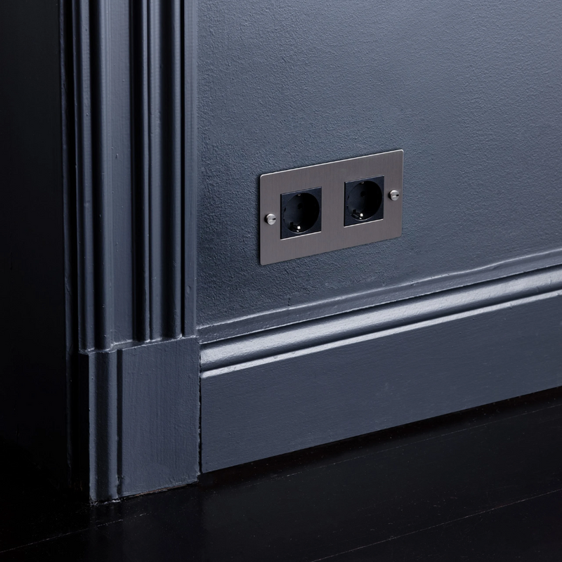 Buster and Punch - 2G Socket Schuko Type F