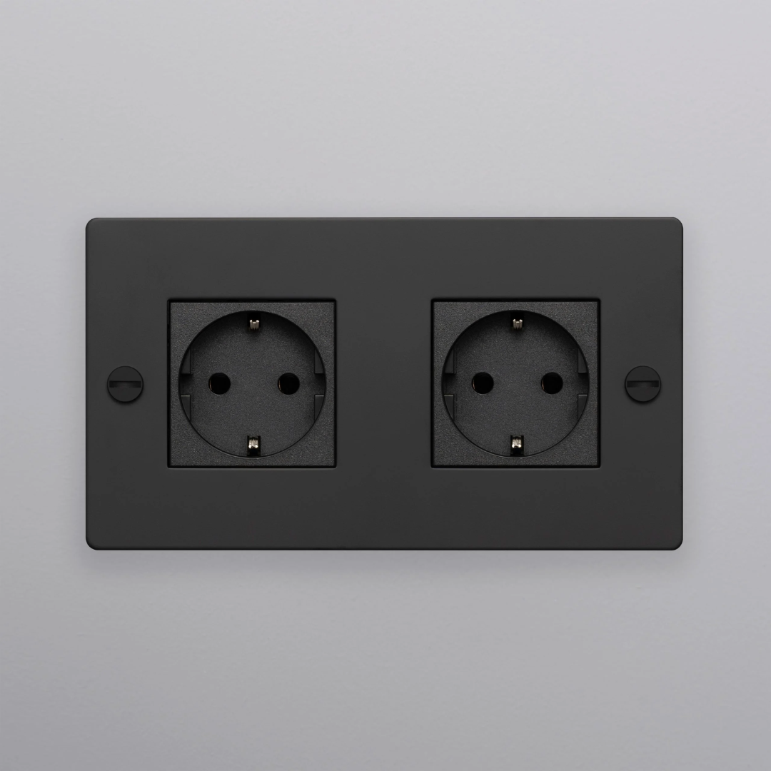 Buster and Punch - 2G Socket Schuko Type F
