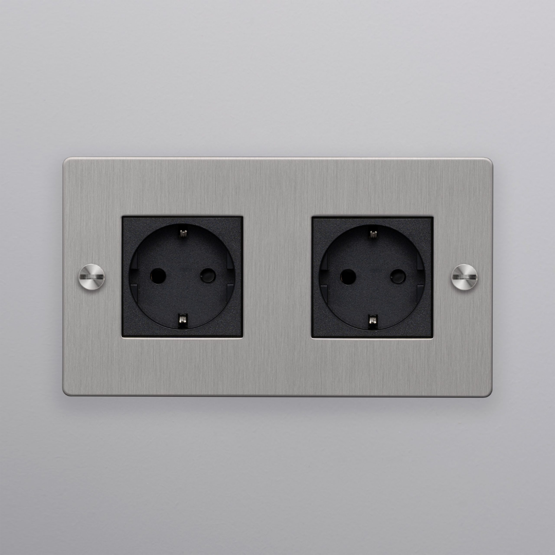 Buster and Punch - 2G Socket Schuko Type F