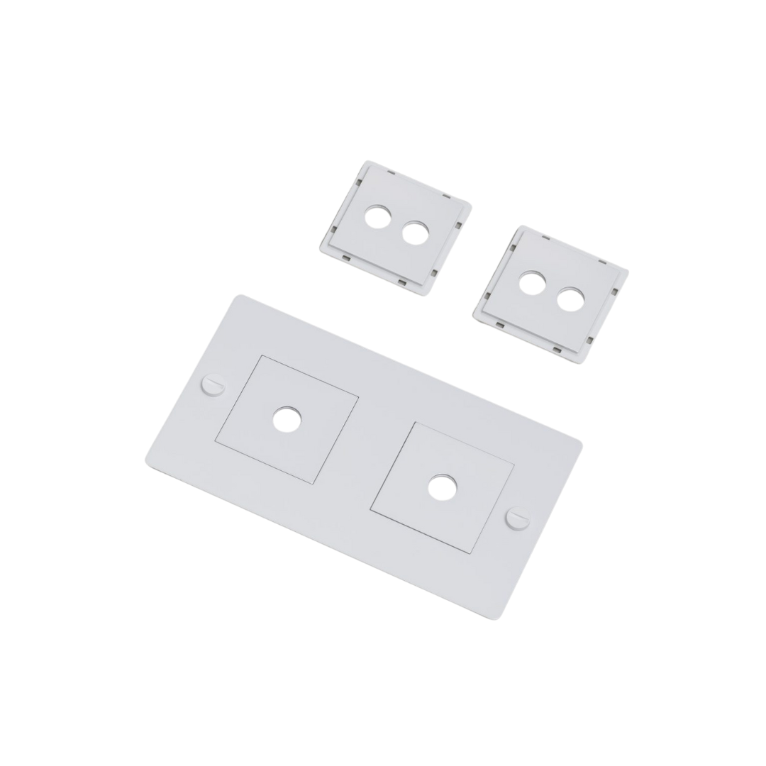 Buster and Punch - 2G WALL PLATE / MET VULLINGEN / HORIZONTAAL