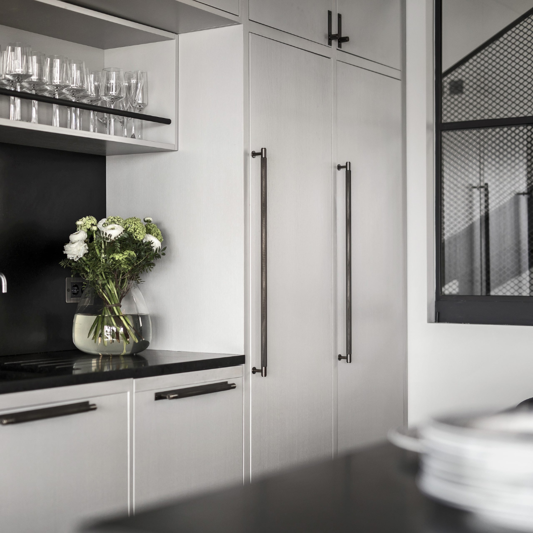 Buster and Punch - Closet Bar / Kruis