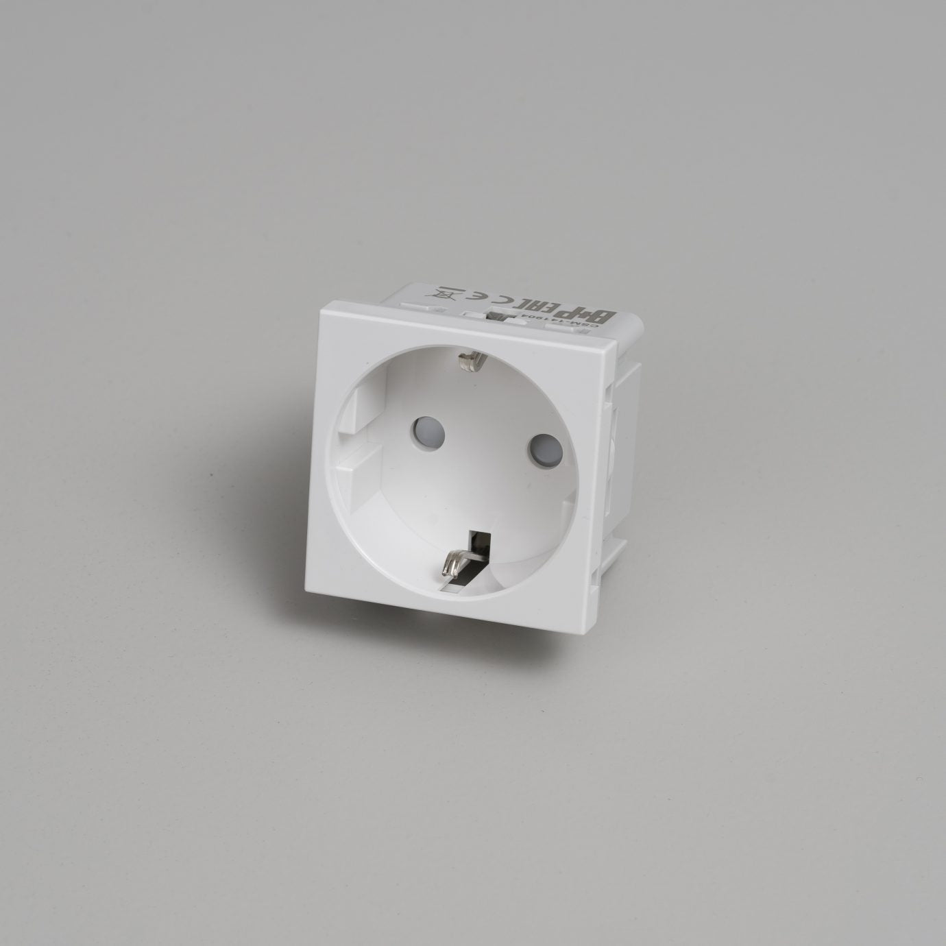 Buster and Punch - SCHUKO SOCKET MODULE / TYPE F / 45MM - KOOT