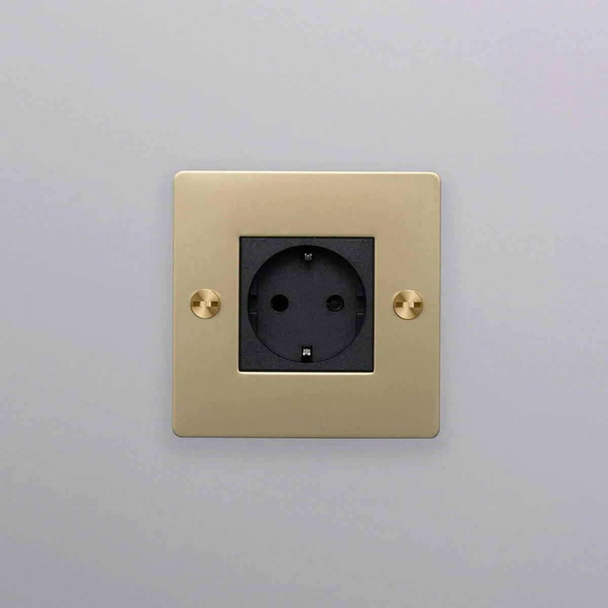 Buster and Punch - 1G SCHUKO TYPE F SOCKET