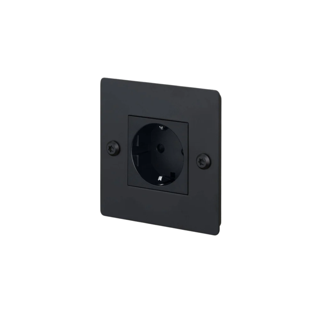 Buster and Punch - 1G SOCKET / SCHUKO TYPE F / LINEAR