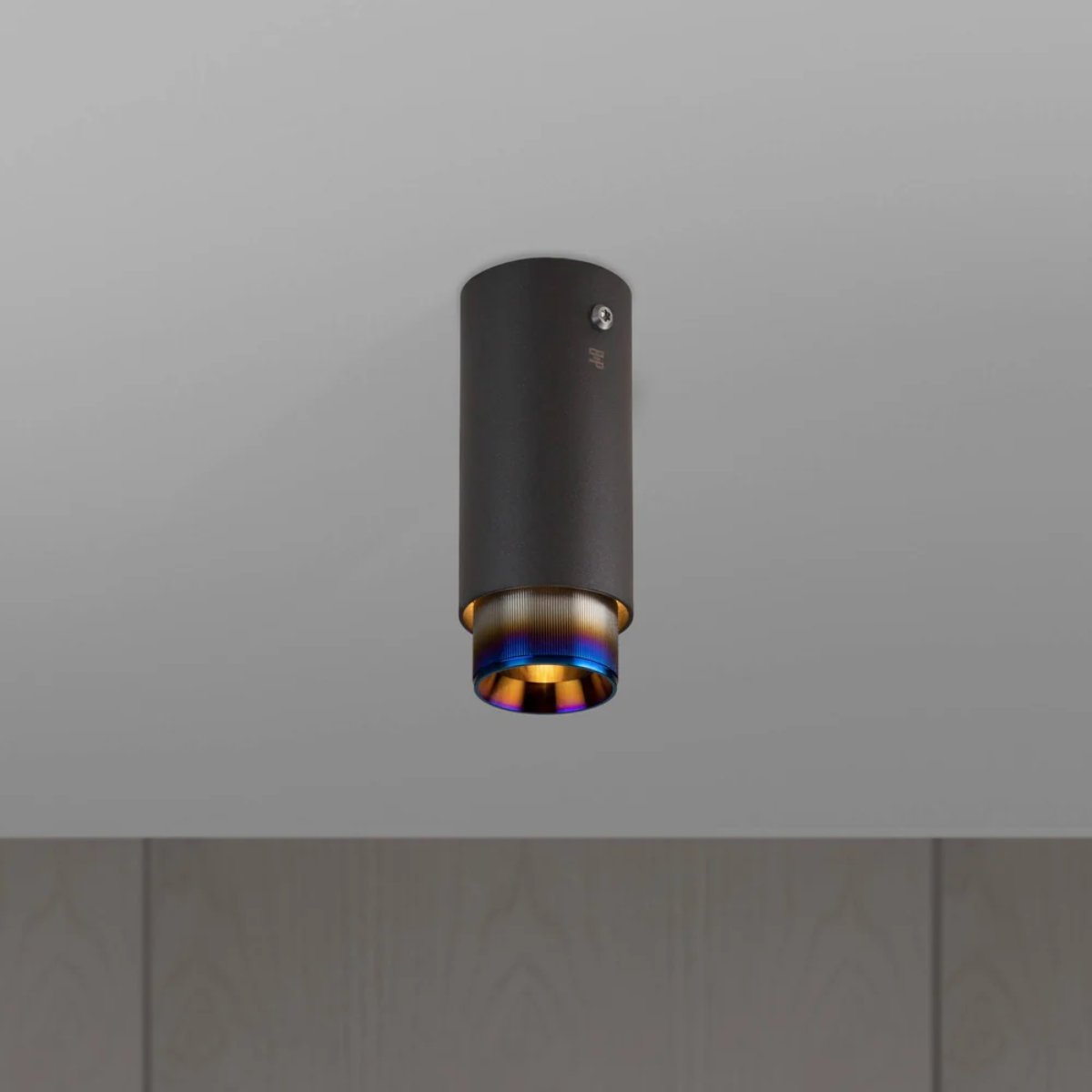 Buster and Punch - Exhaust Surface Spot Lineair Grafiet