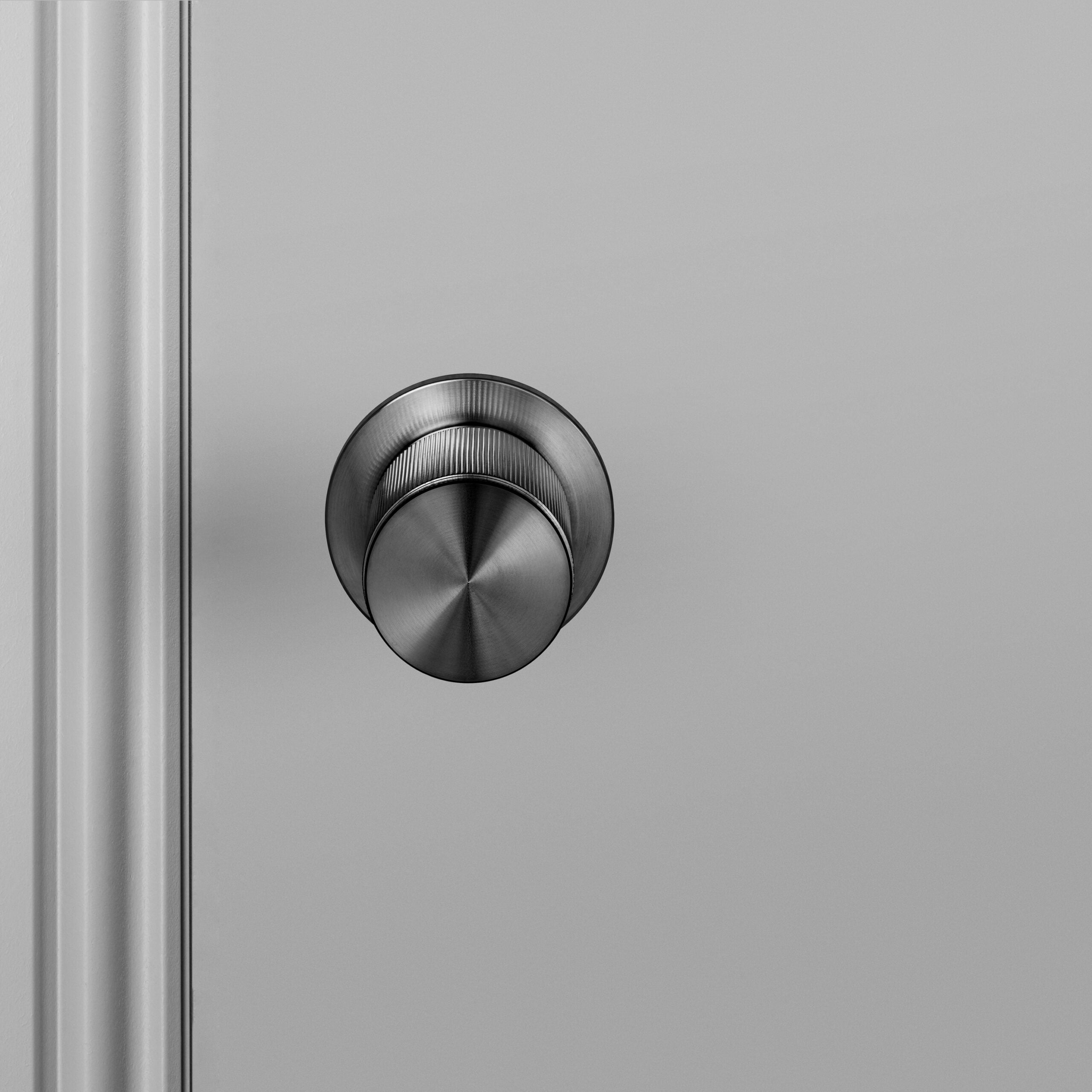 Buster and Punch - FIXED DOOR KNOB / dubbelzijdig / lineair - KOOT