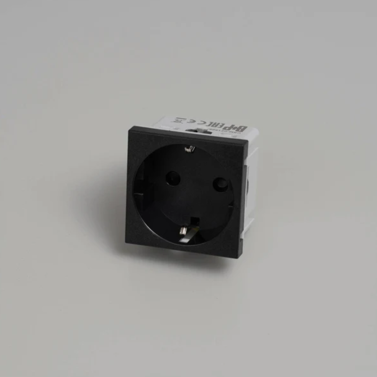 Buster and Punch - SCHUKO SOCKET MODULE / TYPE F / 45MM