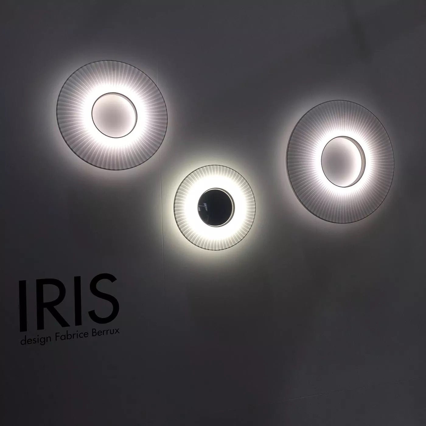 Dix Heures Dix - Iris wandlamp - KOOT
